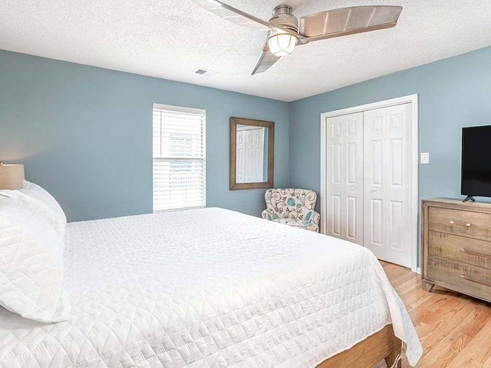 Neptunes Nest by Tybee Vacation Rentals