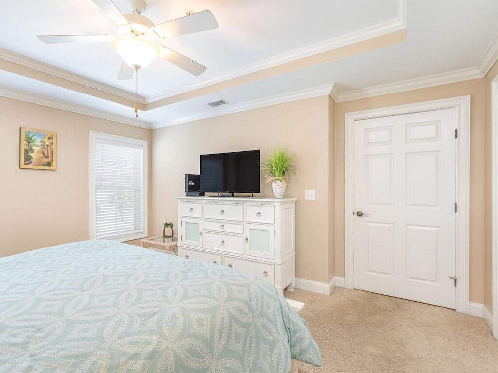 Silver Seas 203 by Tybee Vacation Rentals