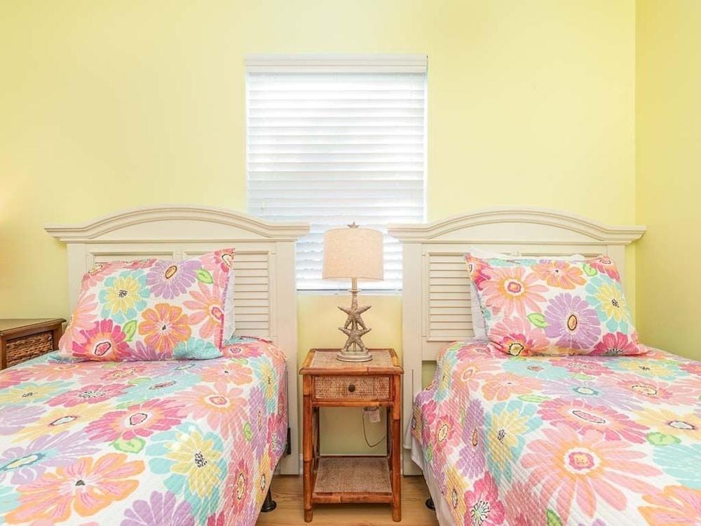 Sisters in the Sand by Tybee Vacation Rentals