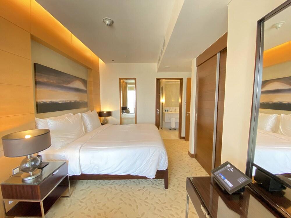 Lux BnB Address Dubai Mall Skyline Views