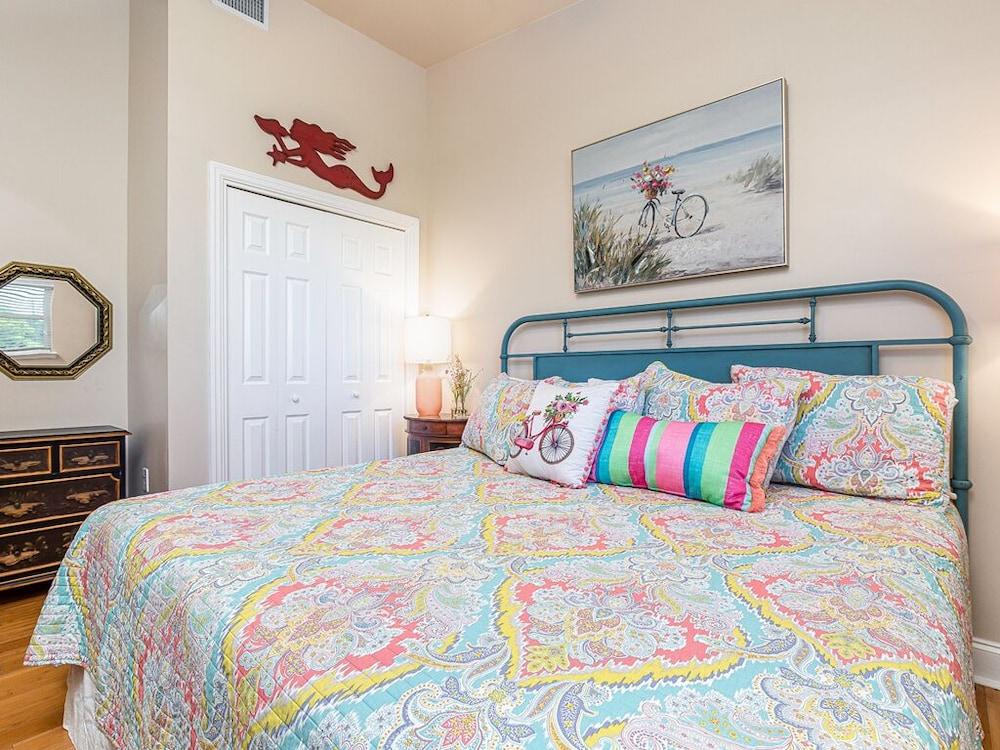 Treetop Cottage by Tybee Vacation Rentals