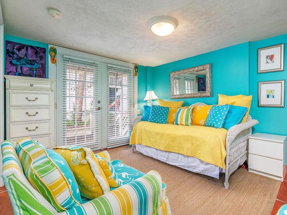 Tybreeza A by Tybee Vacation Rentals