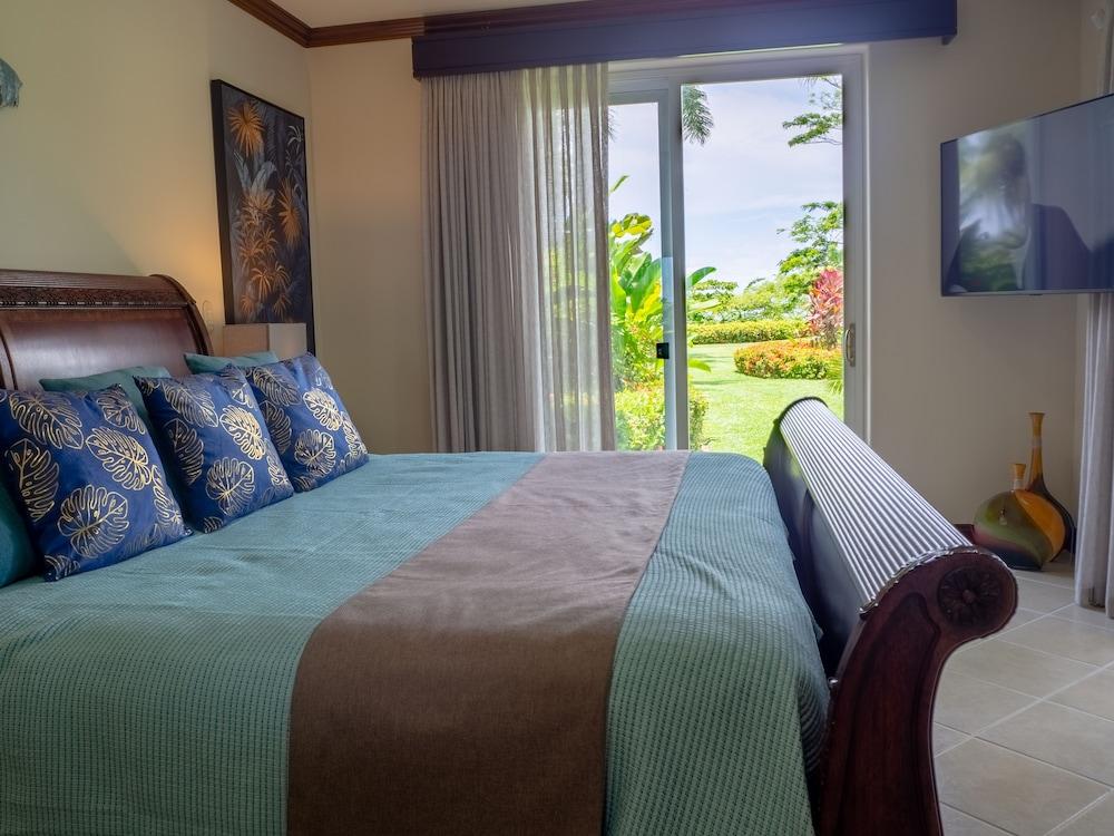 "ocean Front Condo In Peaceful, Gated Community"