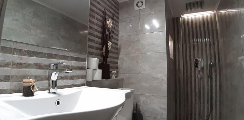 Double Room in Athens Smart Shared Home