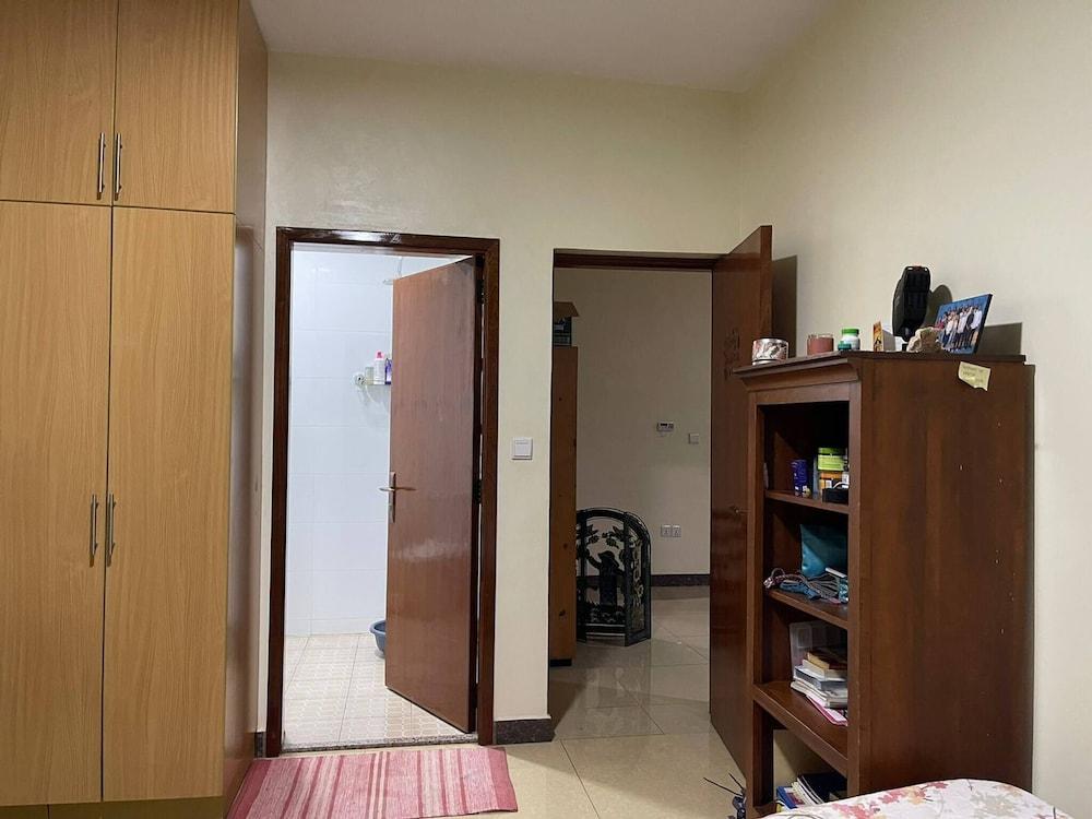 Room-nshuti Spacious Quiet Rm For Short