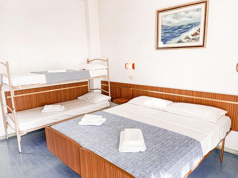 Hotel Sara - 4 Guests Room - n 3