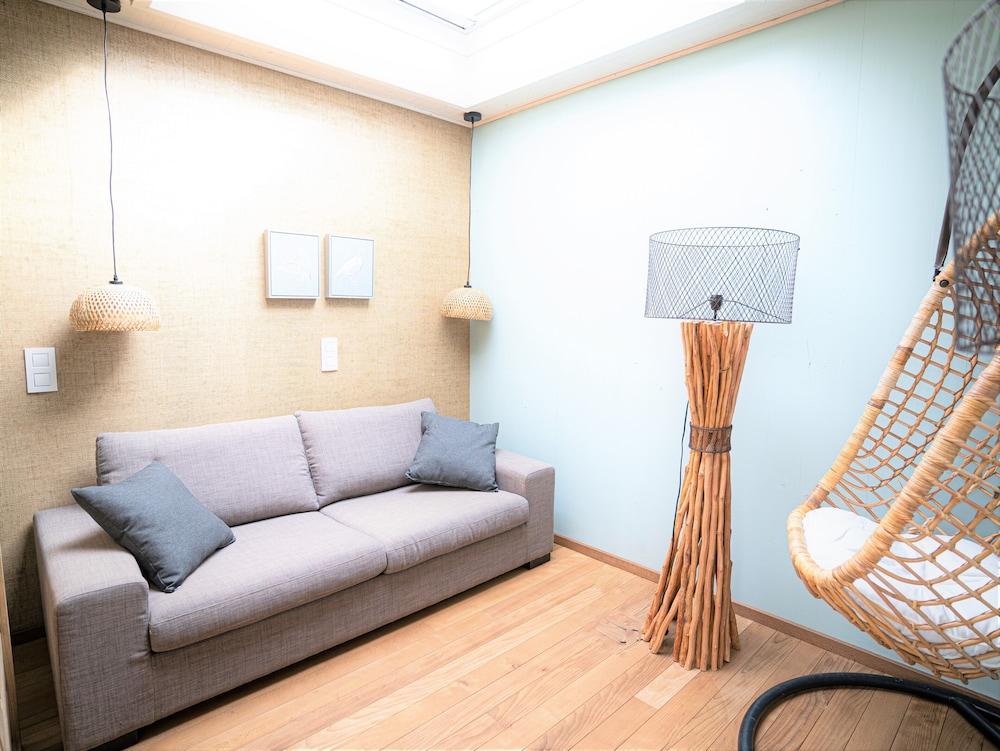 Luxury Tree Loft Tree Cabin for 4 People 4