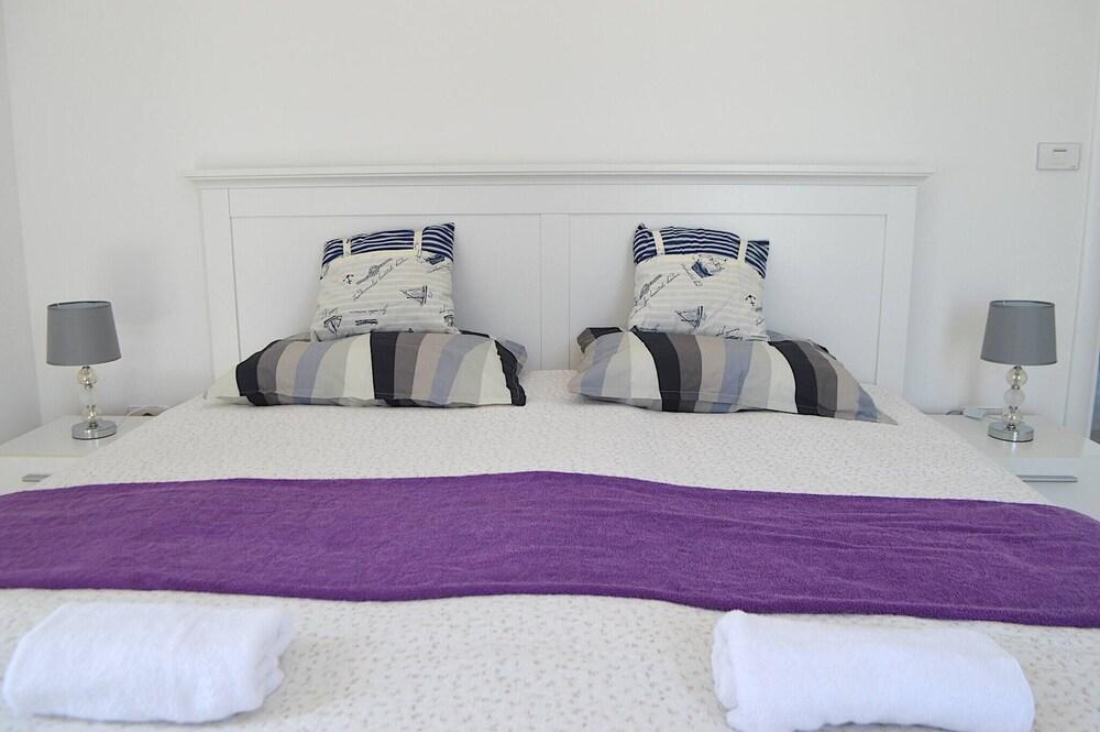 Seafront 2-bedroom Apartment The New View