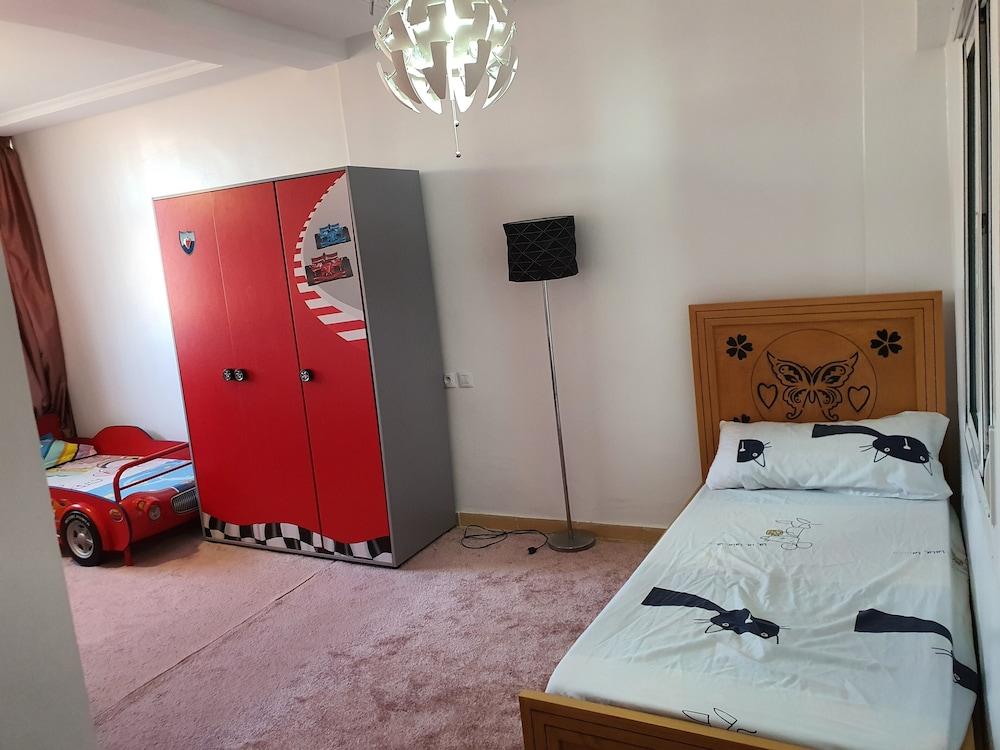 Familiar Luxury Apartment