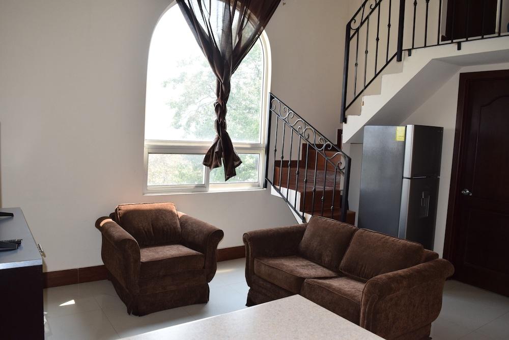 Amplio Cuarto En Chipinque 2