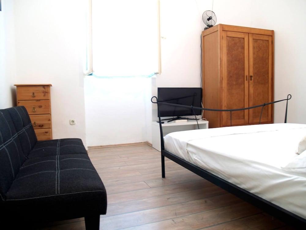 Step Away From The Beach 1-bedroom Apartment Lolov