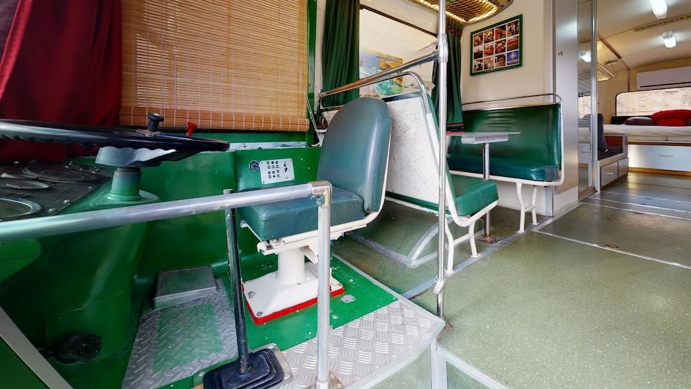 Gozo Bus Glamping - Stay on a 1974 Vintage Maltese bus in Xlendi