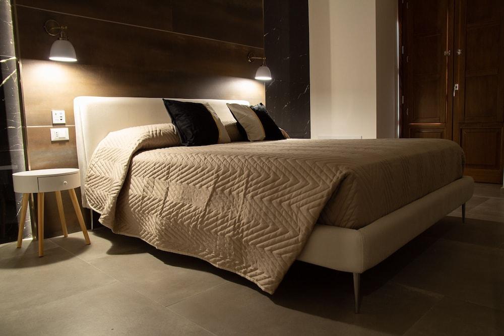 Luxory Double Room With Balcony