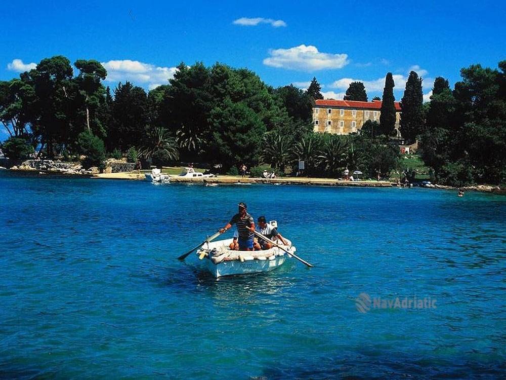 Sea View Apartment Leda In Center