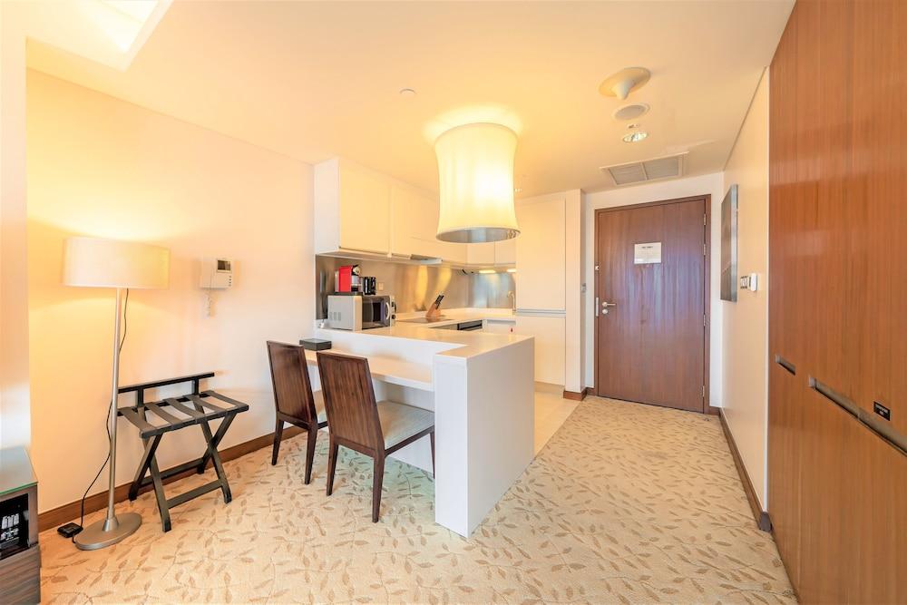 Address Dubai mall Balcony Burj view