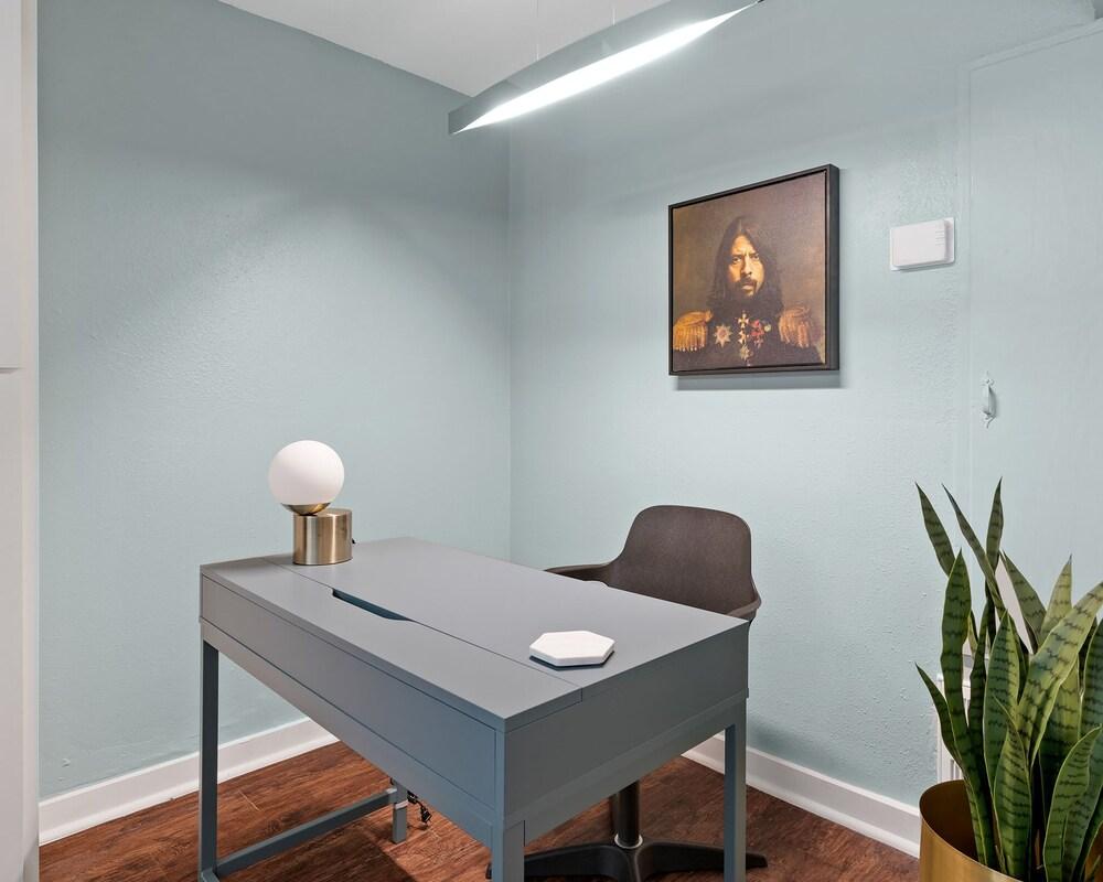 Abode Houston - Norfolk