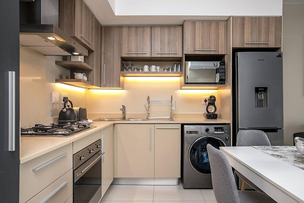 The Tyrwhitt Unit 408