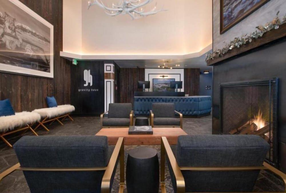 Vail Village King Hotel Room