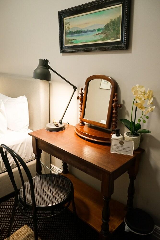 The Commercial Quarters