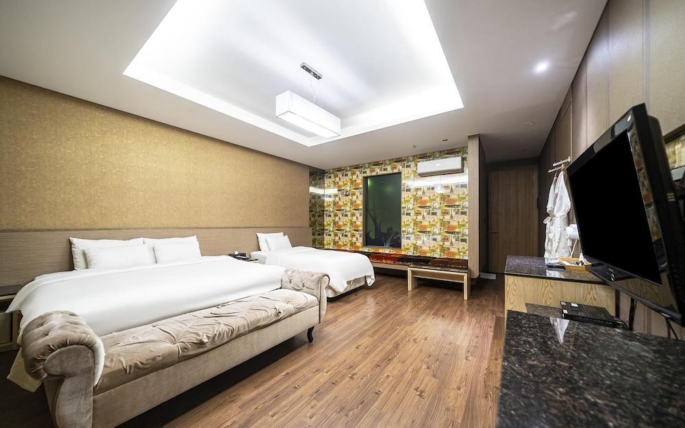 Elysia Hotel in Pyeongtaek