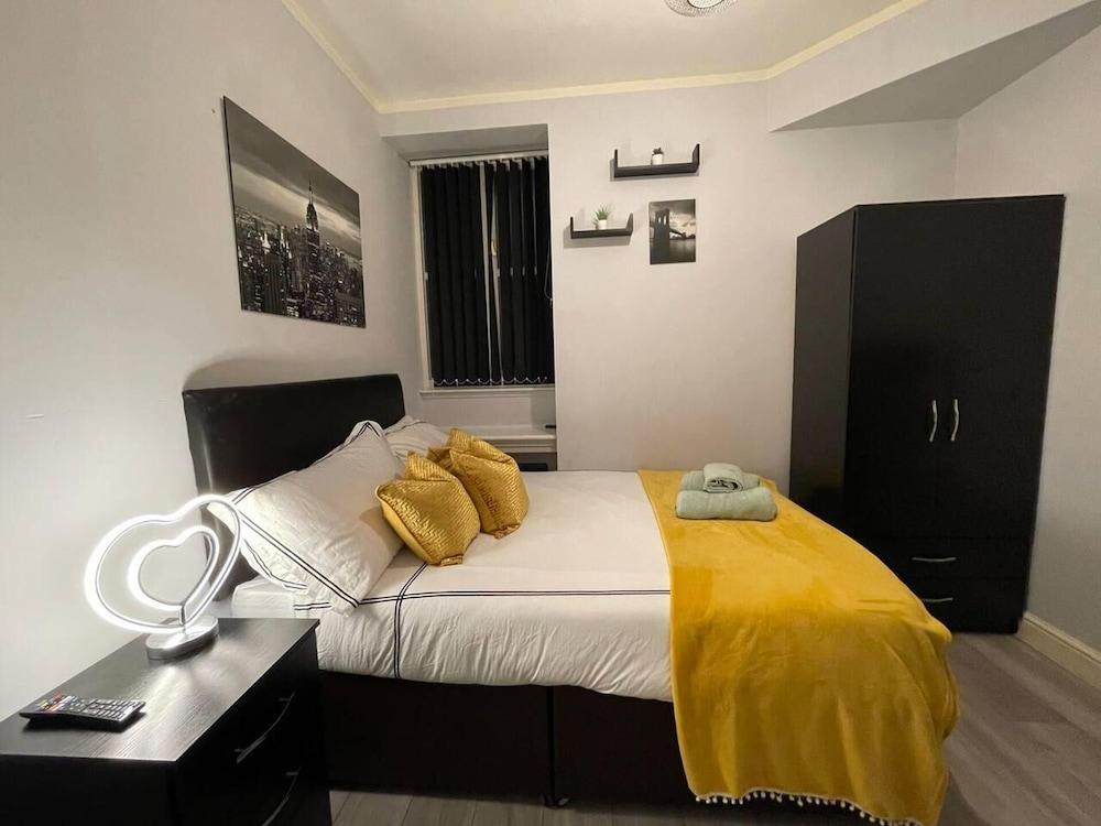 Impeccable 2-bed Apartment by Cardiff City Centre