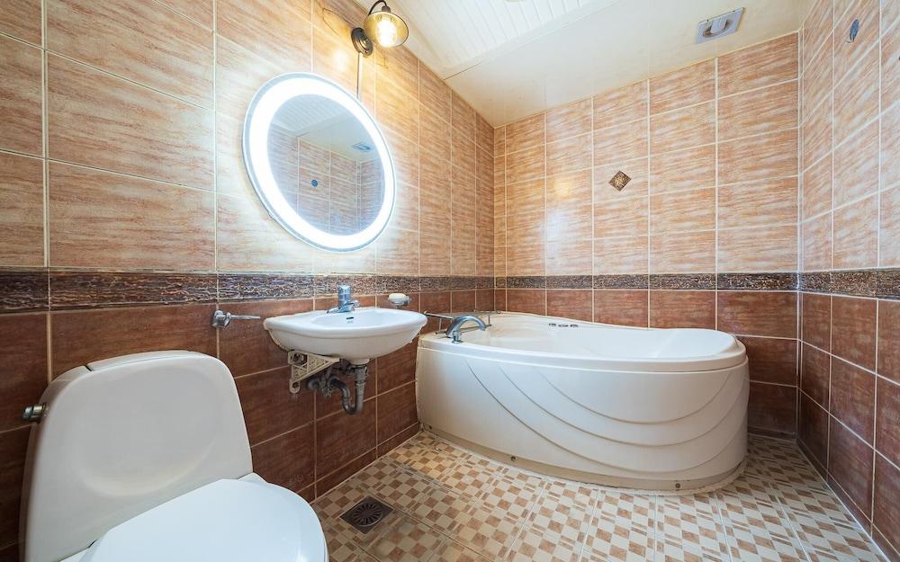 Gongju Hotel del Luna