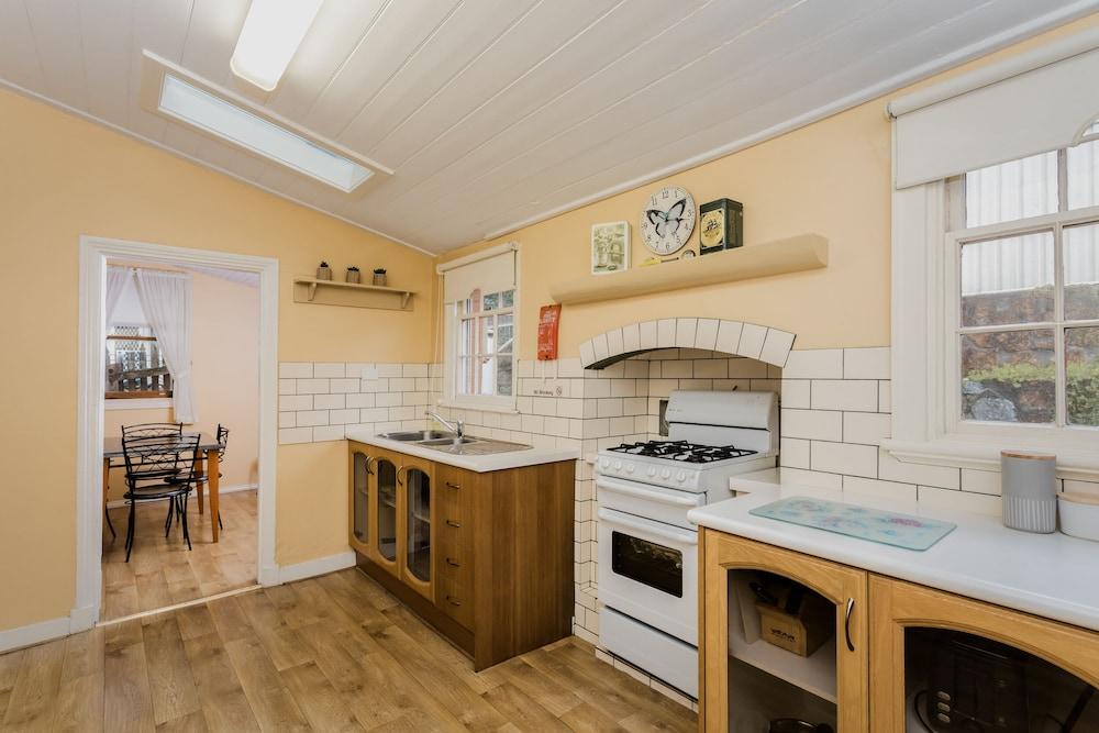 Albany Historic Cottage by the BnB Collection