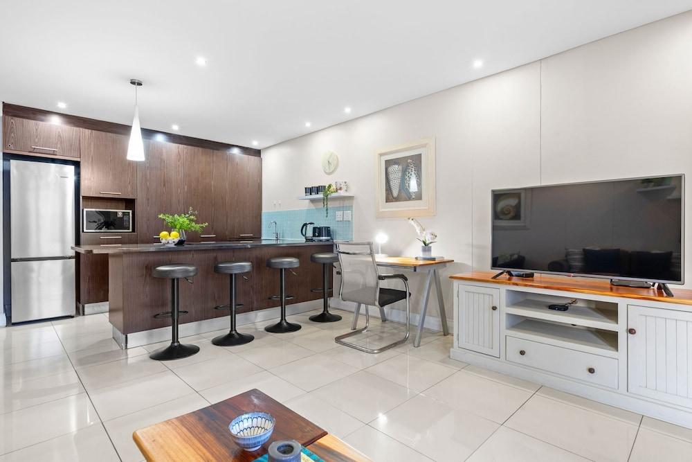 Eden on the Bay 150 by HostAgents