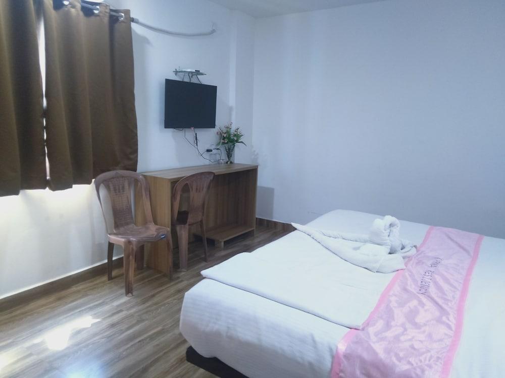 Hotel Karna Residency