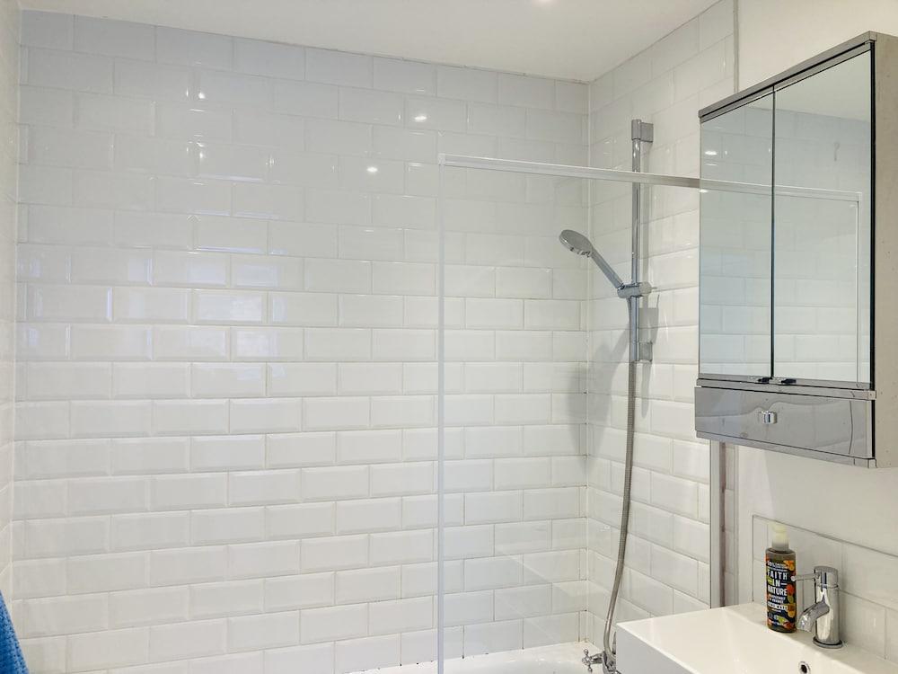 Impeccable 1-bed Apartment in London