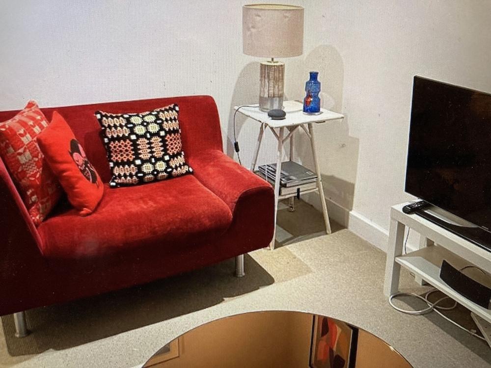 Impeccable 1-bed Apartment in London