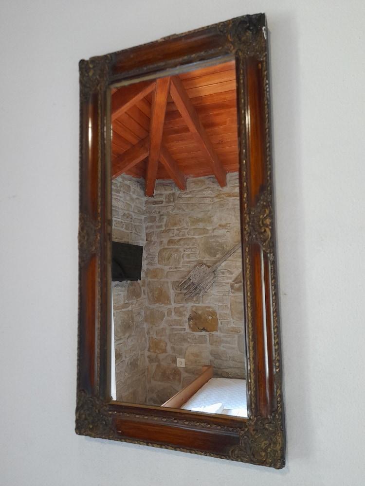 SARI KEÇİ TAŞ OTEL