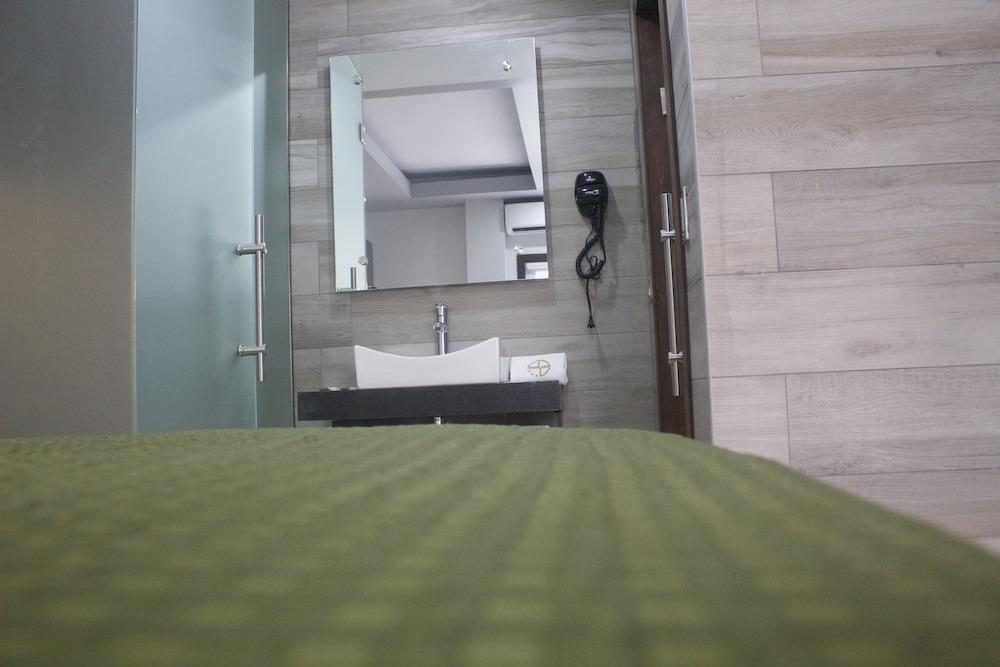 Hotel Grand One Plaza