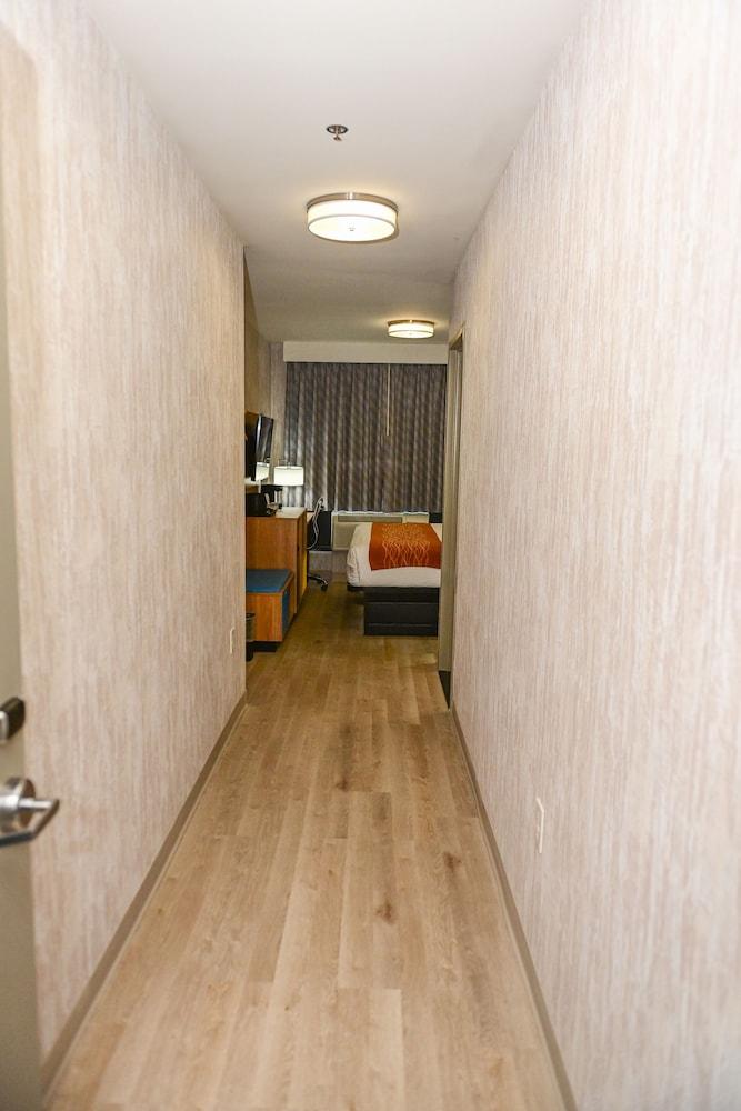 Days Inn by Wyndham Bronx NYC