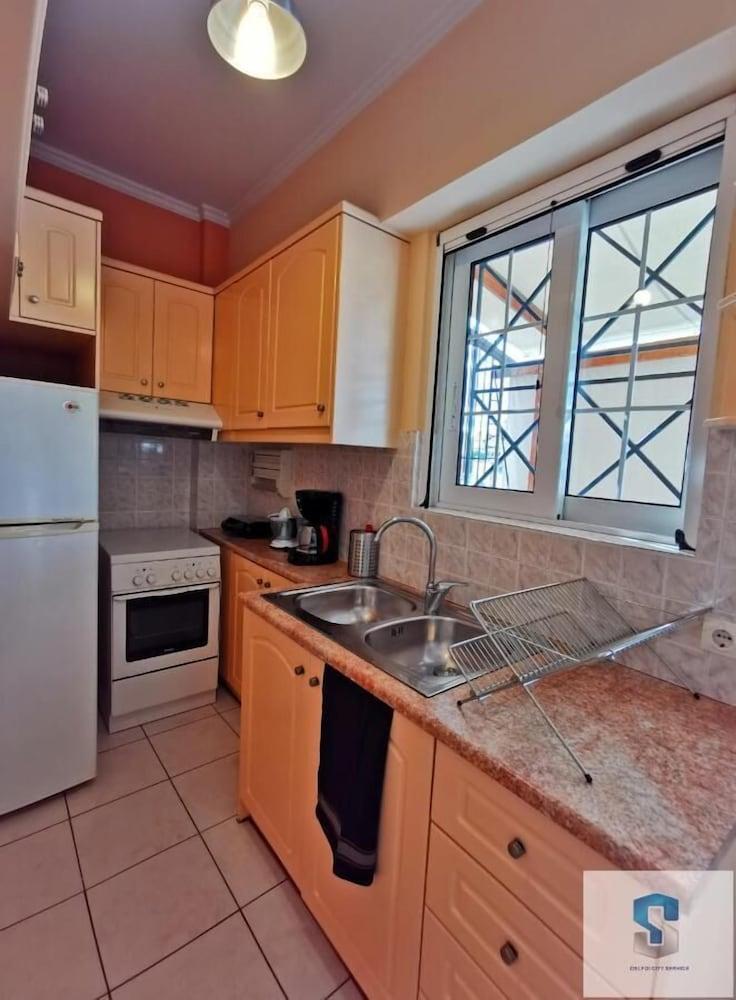 GTD33801 - Aura Acropolis View