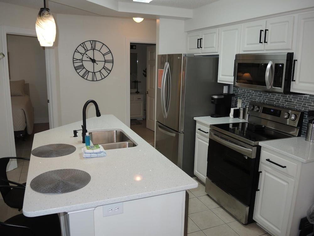 1401m 1 Bedroom Condo by Redawning