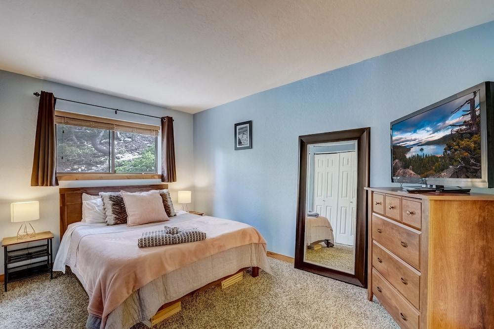 Enjoy Tahoe Lakeview Bliss Pet Friendly!