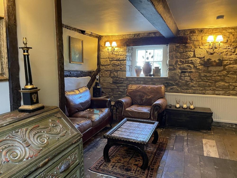 Stunning 2 Bed Cotswold Cottage Winchcombe