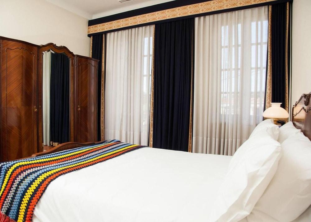 Captivating 6-bed House in Grijó