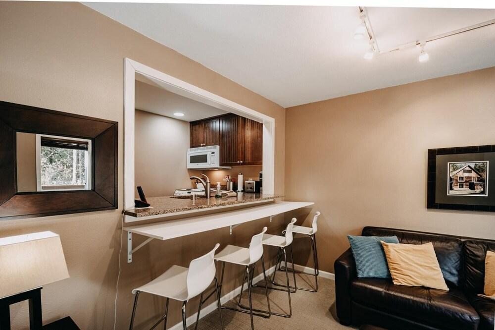 Mt Baker Lodging Condo 50 - Sleeps 4