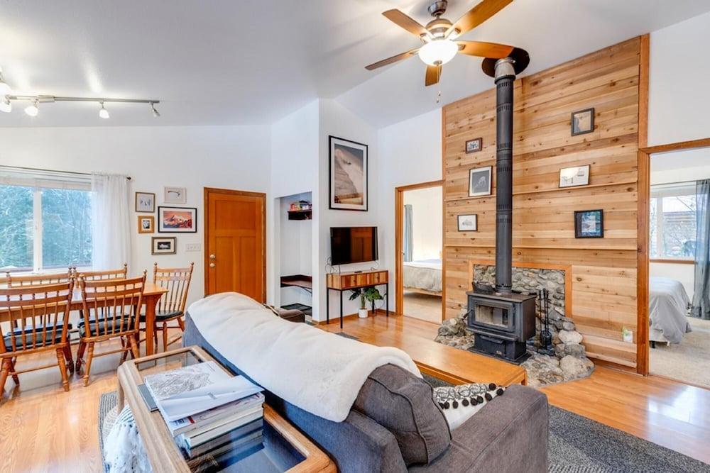 Mt Baker Lodging Cabin 81 - Sleeps 4