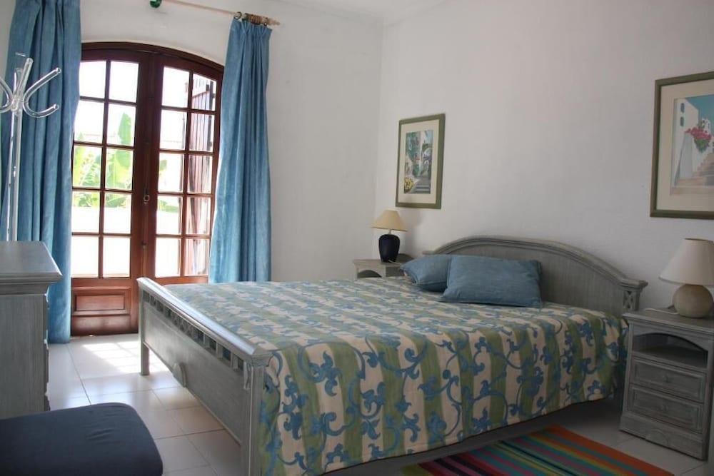 Roulito's Guest House