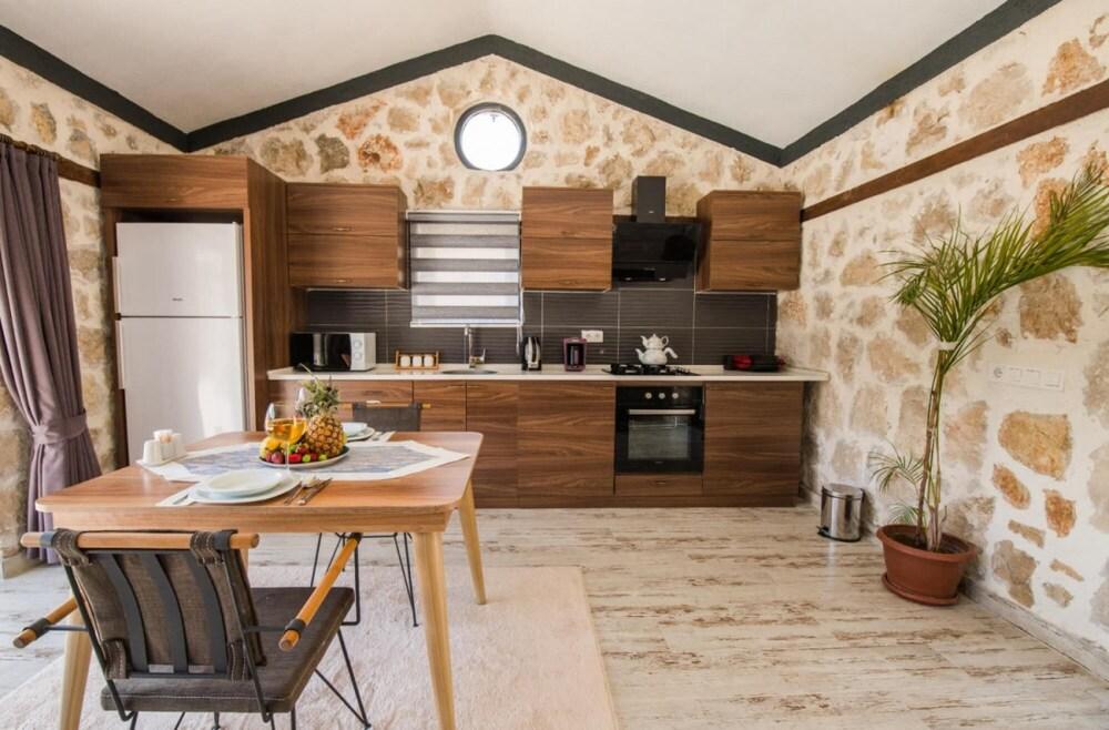 Great Villa With Private Pool and Jacuzzi in Kas