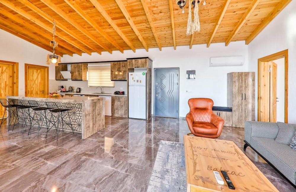 Villa With Pool and Jacuzzi in Kalkan