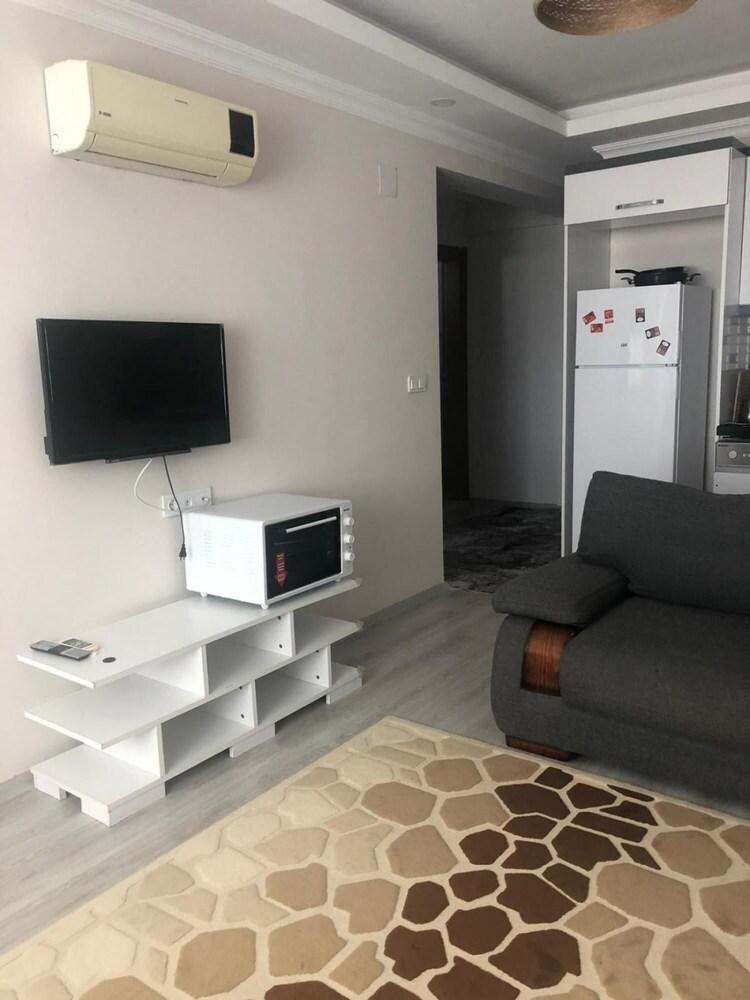Cozy Flat With Shared Pool and Balcony in Dalaman