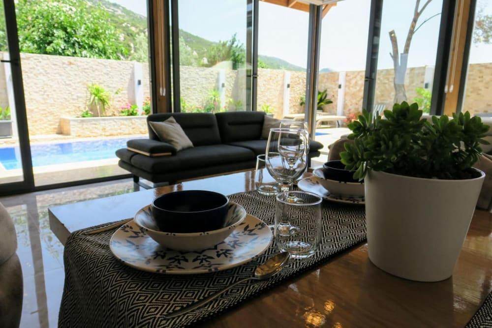 Marvelous Villa With Jacuzzi and Pool in Kalkan