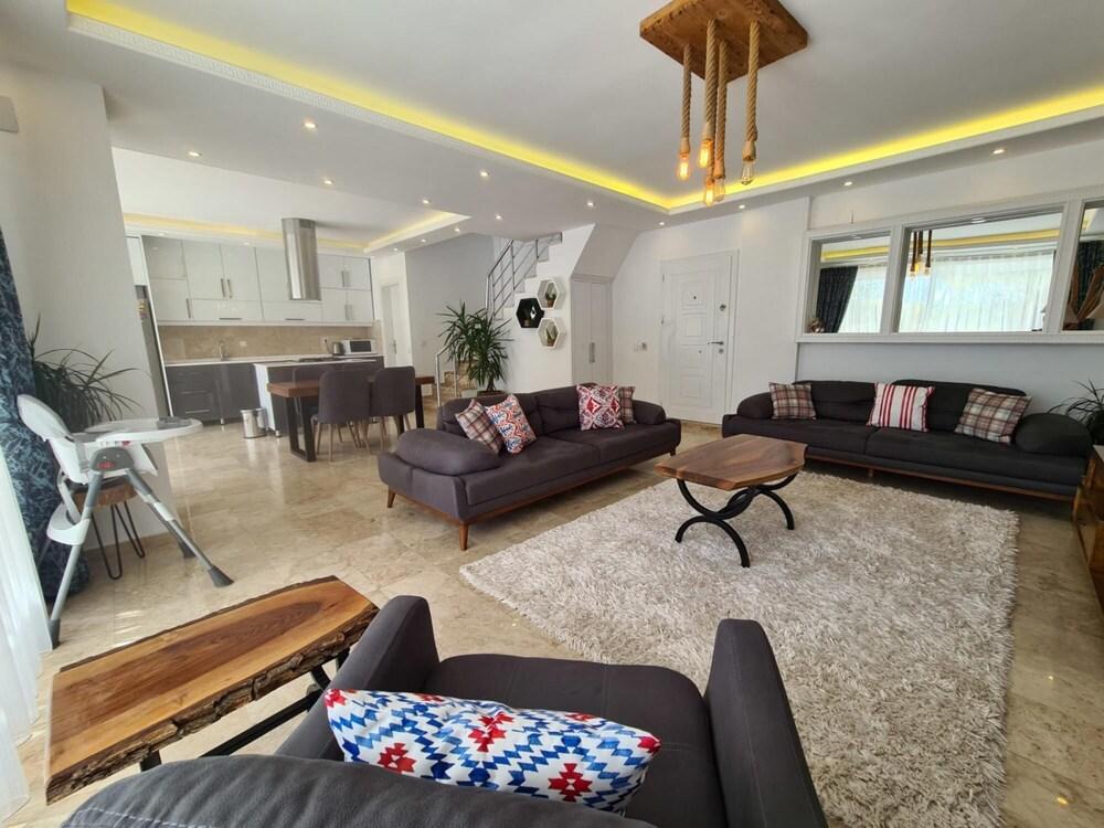 Villa With Jacuzzi Pool and Backyard in Kalkan