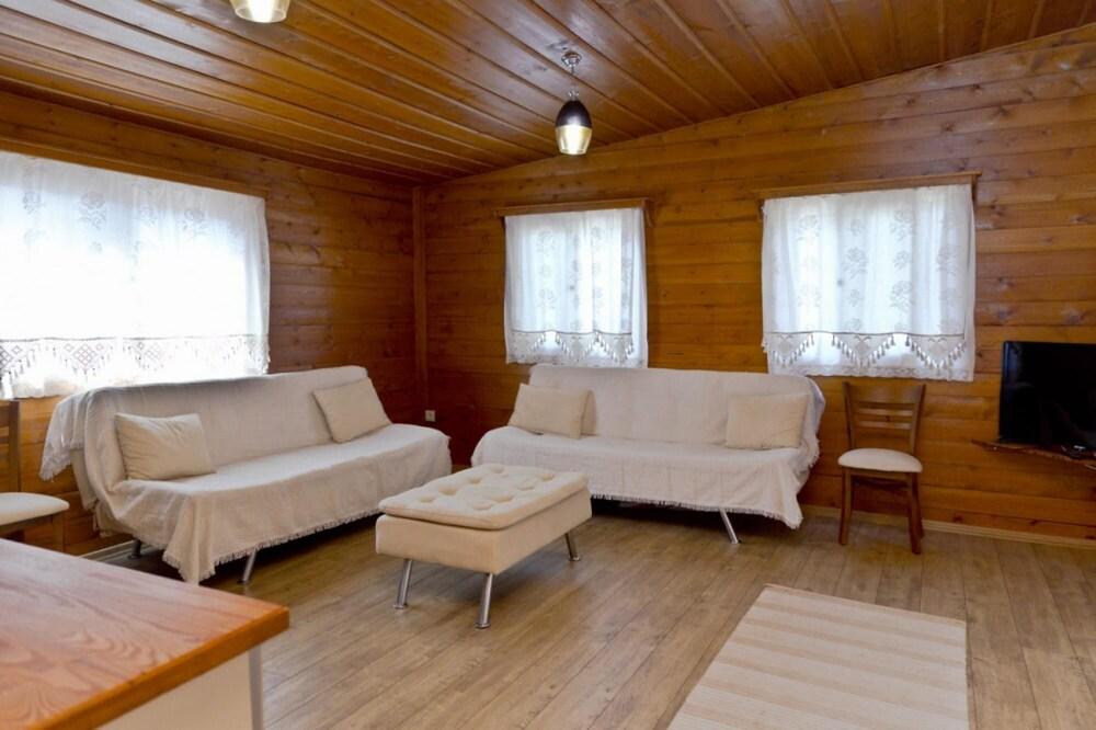 Tiny House With Shared Pool and Balcony in Bodrum