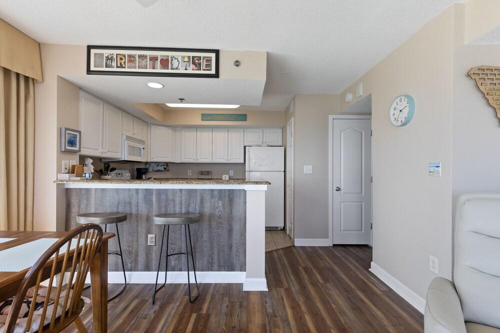 Carolinian Corner Gem Views