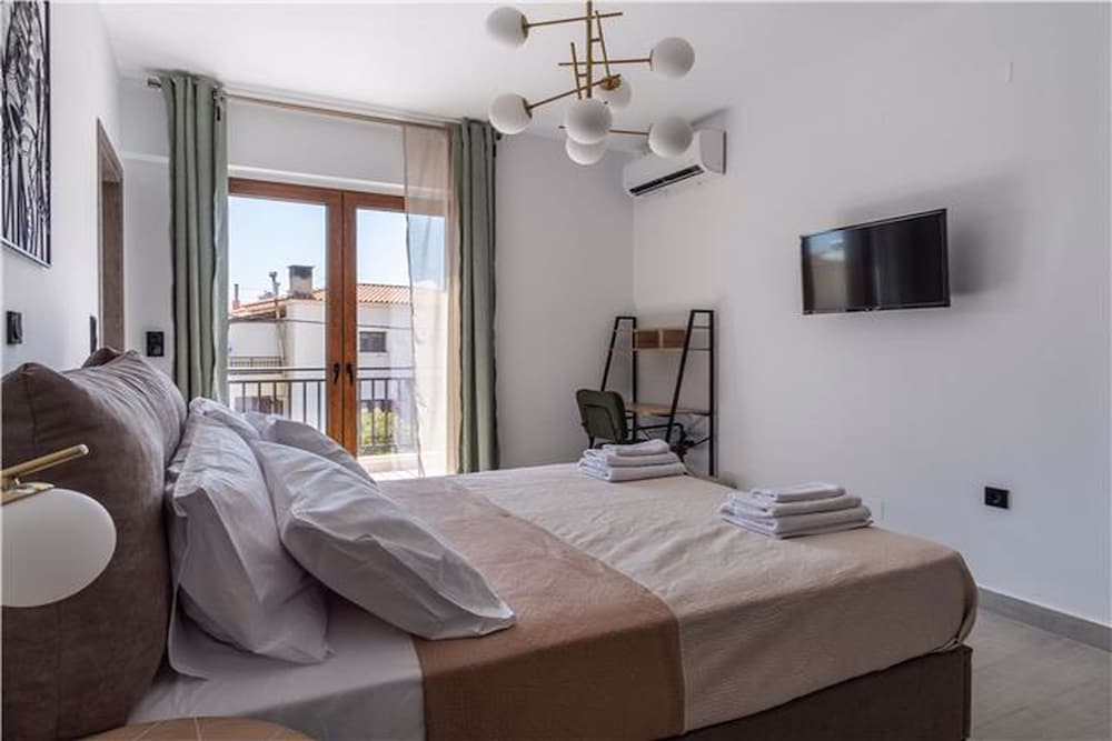 Cretan Residence With Pool